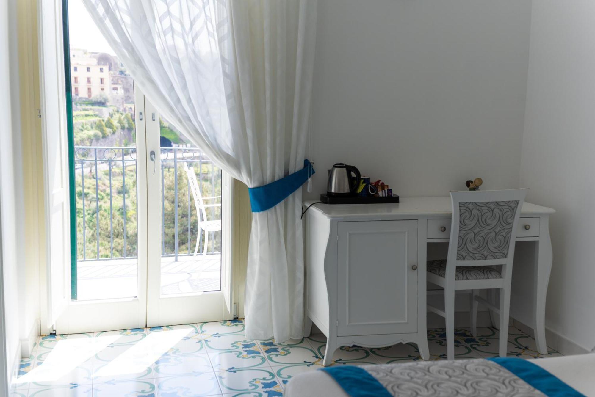 Suites In The Amalfi Coast - Guesthouse With Terrace Near Amalfi - Breathtaking View Of Ravello Scala Bagian luar foto