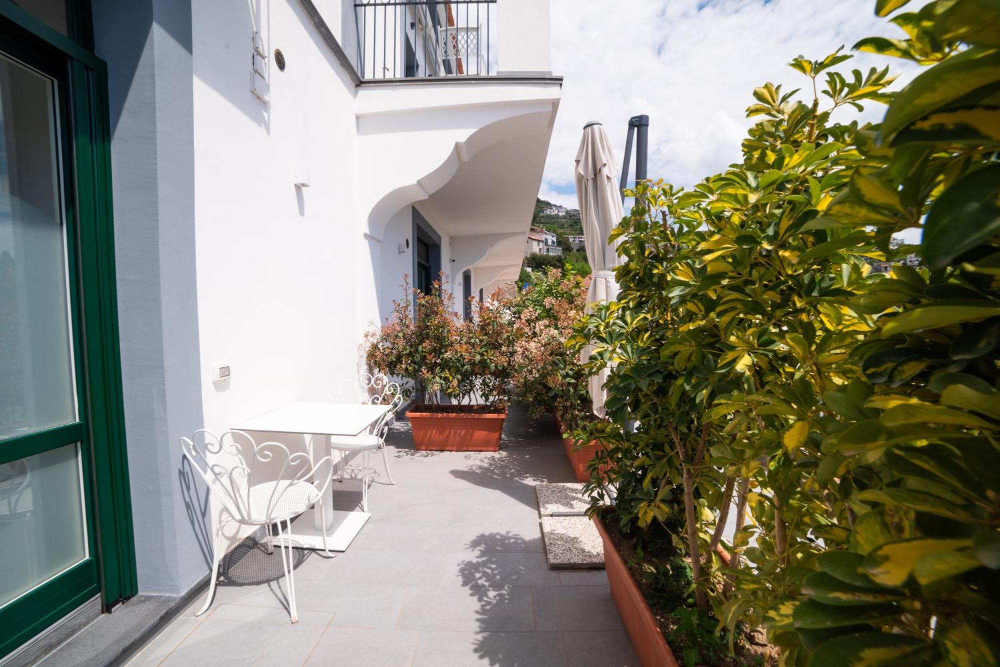 Suites In The Amalfi Coast - Guesthouse With Terrace Near Amalfi - Breathtaking View Of Ravello Scala Bagian luar foto