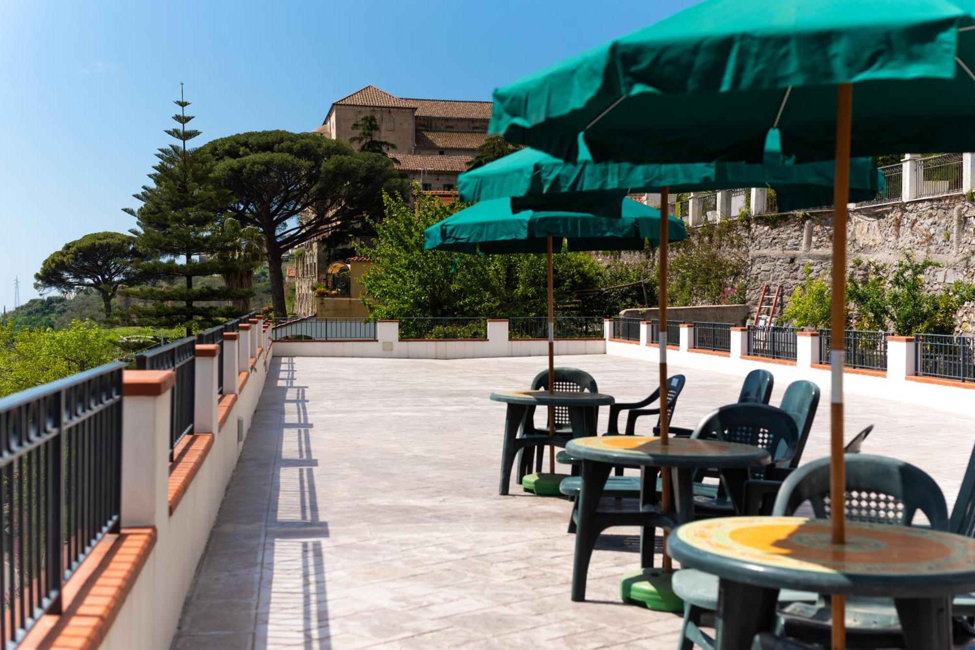 Suites In The Amalfi Coast - Guesthouse With Terrace Near Amalfi - Breathtaking View Of Ravello Scala Bagian luar foto