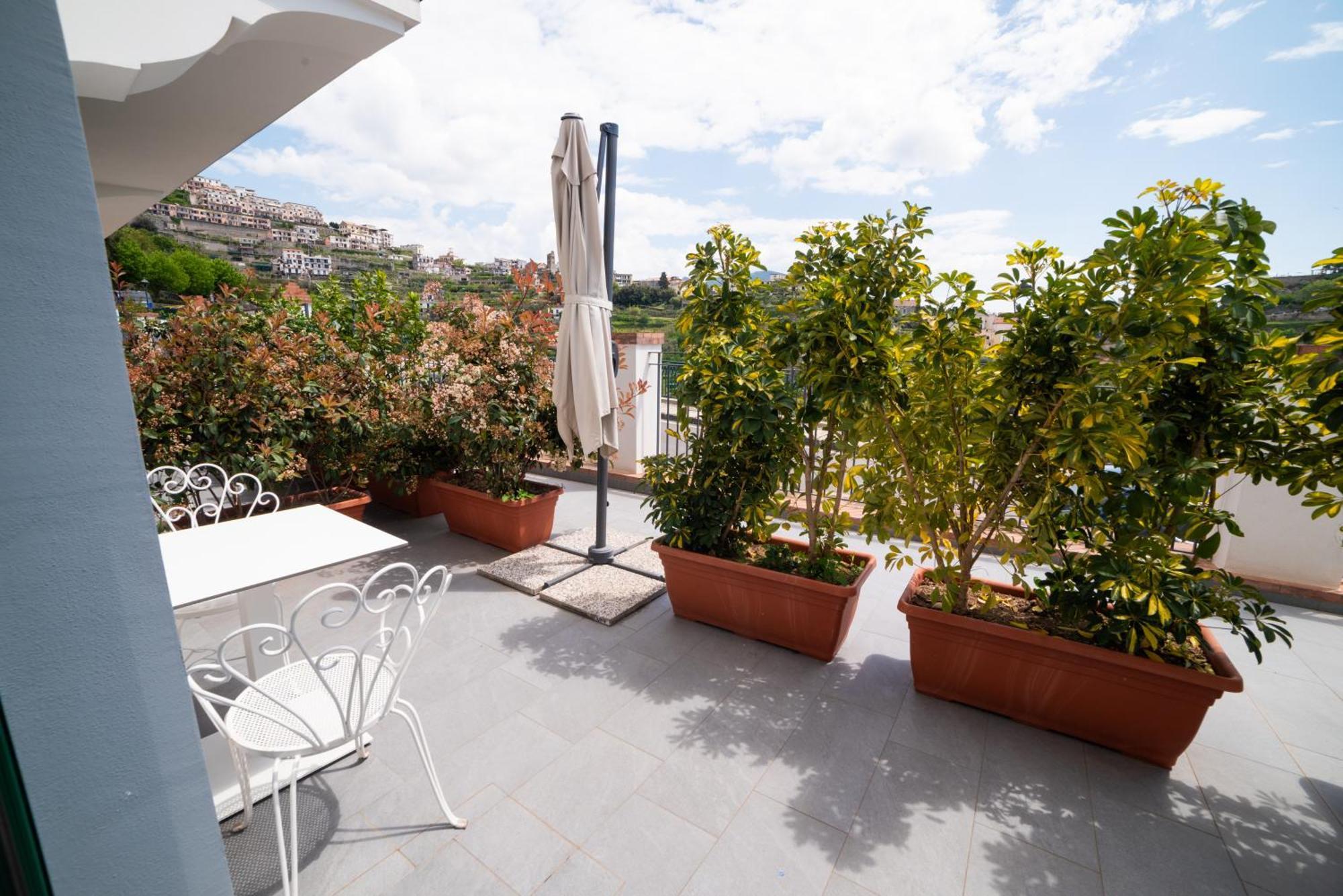 Suites In The Amalfi Coast - Guesthouse With Terrace Near Amalfi - Breathtaking View Of Ravello Scala Bagian luar foto